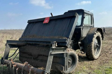 Agricultores de la región de Mykoláiv crean un tractor de desminado no tripulado