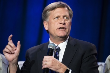 McFaul: Ucrania ganará si el Congreso combina el paquete de ayuda con la ley sobre la confiscación de activos rusos