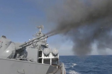 Fuerzas de Defensa atacan los buques de desembarco rusos Yamal y Azov 