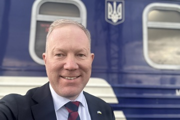 Estonia's Mihkelson arrives in Kyiv