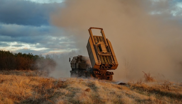 США схвалили терміновий продаж Україні трьох установок HIMARS