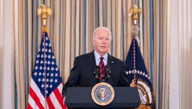 Biden pide al Congreso aprobar urgentemente la ayuda a Ucrania