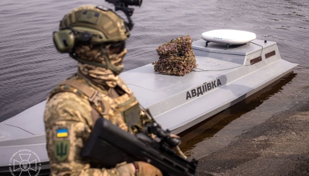 ウクライナ保安庁、改良版無人水上艇のテスト走行の様子を公開