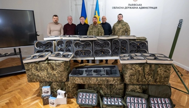 Громади Львівщини передали на фронт ще 100 бойових дронів