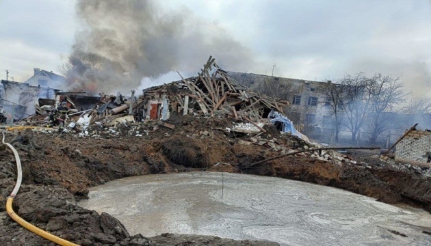 Guerre en Ukraine : Un mort et sept blessés après une frappe de missiles russe sur un village dans la région de Kharkiv