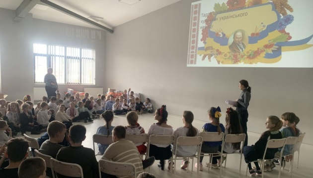 У Тбілісі українські школярі взяли участь у Дні читання поезій Шевченка
