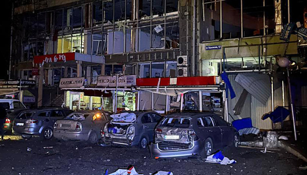 Sieben Verletzte bei Raketenangriff auf Stadt Tschuhujiw