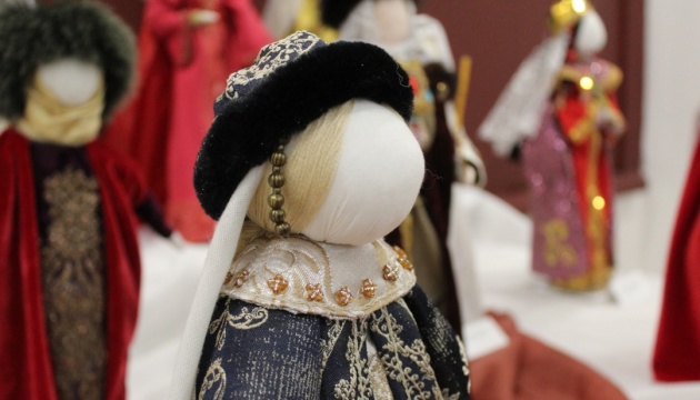 У Тернополі відкрилася виставка авторських ляльок «Князівни та княгині України»