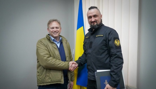 Камишін зустрівся з міністром оборони Британії - обговорили виробництво в Україні гаубиць L119