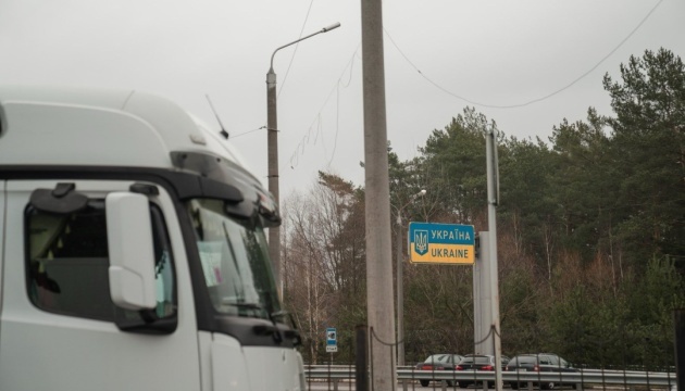Polish businesses lose hundreds of millions of dollars due to border blockade