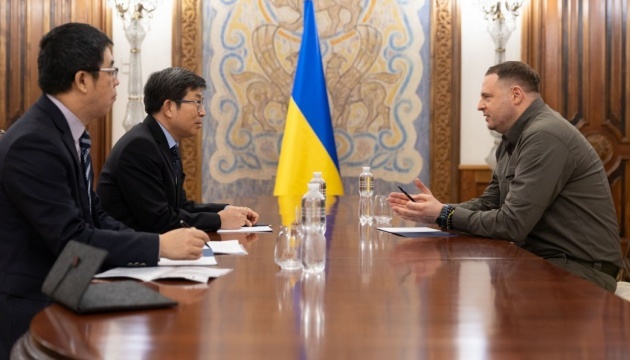 Yermak discusses Ukrainian Peace Formula with Chinese Ambassador