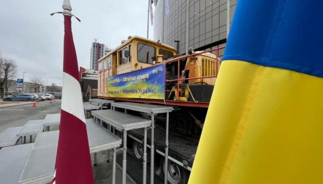 Латвія передала вузькоколійний локомотив-генератор до залізничного музею на Кіровоградщині