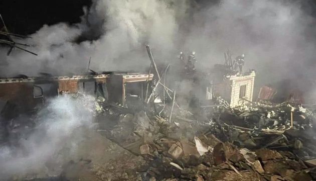 Рятувальники показали наслідки ворожої атаки на цивільну інфраструктуру Вінниччини