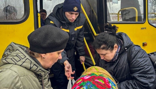 Les autorités ukrainiennes poursuivent l’évacuation de civils de la région de Soumy