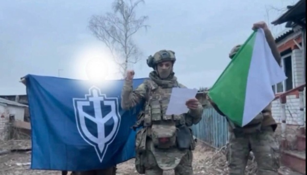 Російські добровольці підняли свої прапори у Козинці в Бєлгородській області