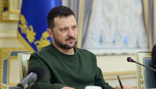Зеленський обговорив із керівниками Сил оборони прискорення постачання зброї від партнерів