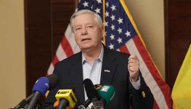 Сенатор Грем сподівається на схвалення США допомоги Україні у вигляді безвідсоткової позики