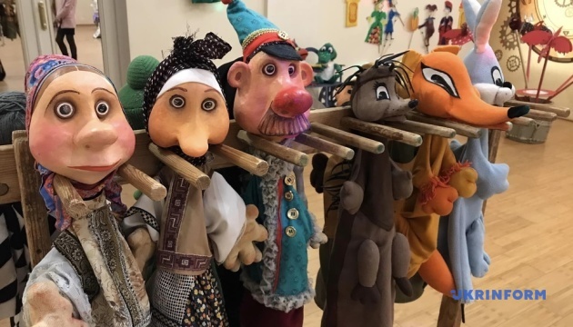 У Хмельницькому відкрили унікальну виставку театральних ляльок