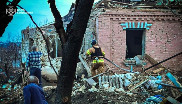 Внаслідок ракетної атаки РФ на Київщині пошкоджені понад 70 приватних будинків
