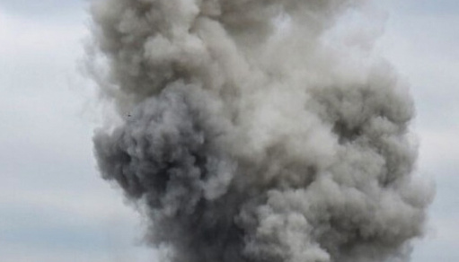 Region Charkiw: Russen feuern mit Fliegerbomben ein Dorf ab
