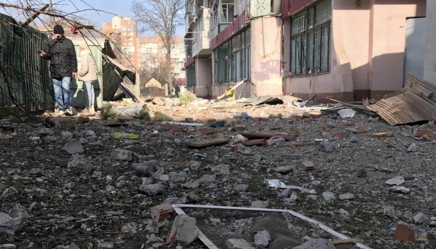 У Хмельницькому внаслідок ракетної атаки пошкоджені півтори сотні помешкань