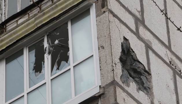 Обстріли Дніпропетровщини: від вибухової хвилі побиті вікна в будинках, є перебої зі світлом