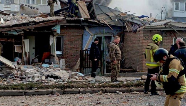 Guerre en Ukraine : Deux morts et huit blessés après une attaque russe sur Khmelnytsky
