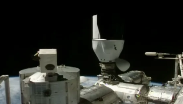 Космічна вантажівка Cargo Dragon пристикувалася до МКС