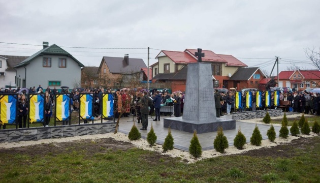 В Івано-Франківській громаді відкрили анотаційні дошки пам’яті 10 загиблих воїнів