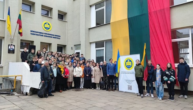 У Вільнюсі відбувся шкільний мітинг вдячності за можливість навчатися українською мовою