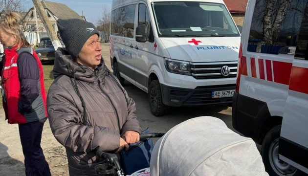 In Sumy region, 10 adults and 13 children evacuated from Velyka Pysarivka community