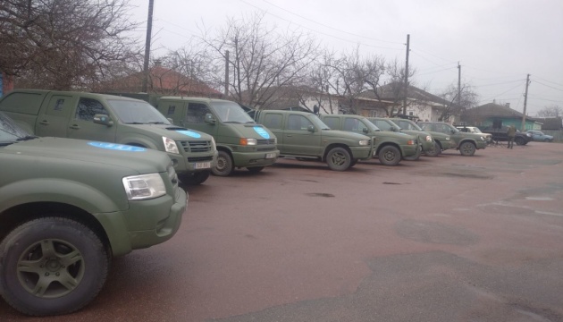 Естонські волонтери передали підрозділам ЗСУ на Житомирщині автомобілі та квадроцикли