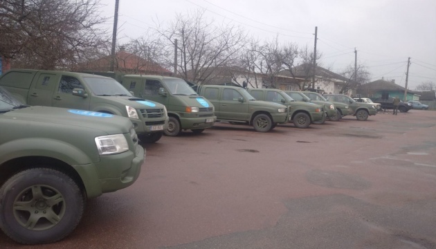 Estonian volunteers hand over cars and all-terrain vehicles to Ukrainian Armed Forces units in Zhytomyr region
