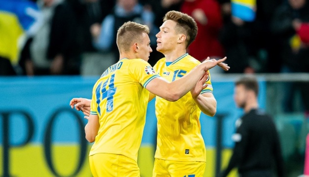 Ucrania se clasifica para la Eurocopa al derrotar 2-1 a Islandia