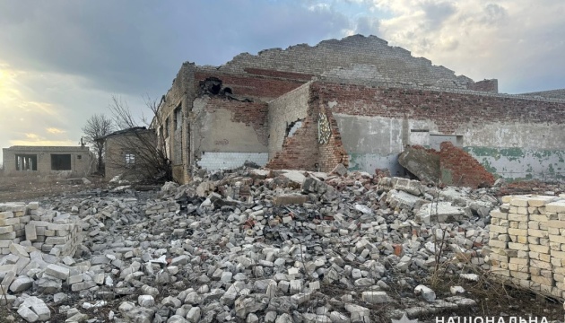 Guerre en Ukraine : Un civil tué et un blessé dans des bombardements russes nocturnes sur la région de Donetsk 