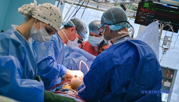 У Львові хірурги вперше провели операцію на відкритому серці за технологією Феррацці