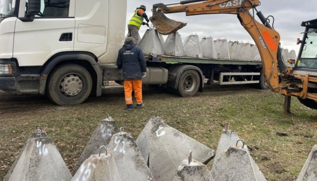 На Одещині встановили понад 5000 бетонних «зубів дракона»