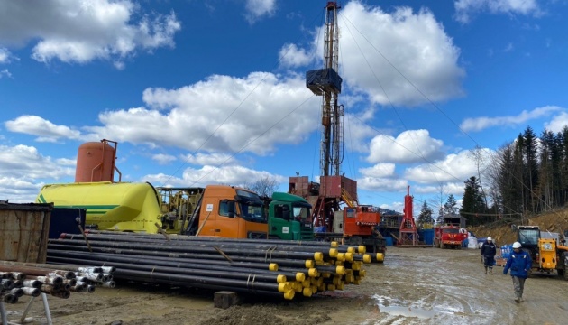 На заході України почали бурити нову нафтову свердловину