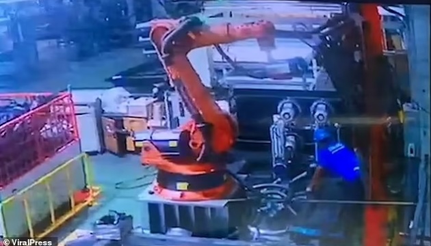 У Таїланді робот розчавив працівника заводу
