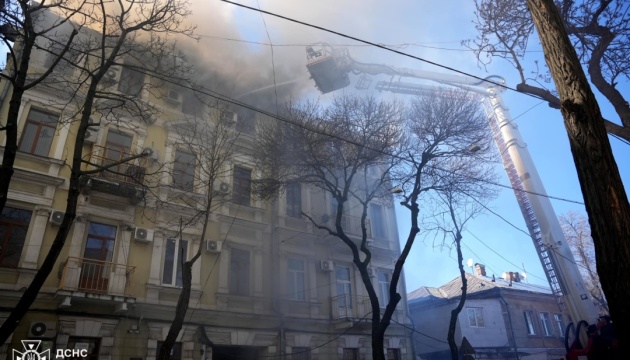 В Одесі під час гасіння пожежі загинув рятувальник