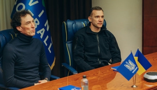 Шевченко поспілкувався з футболістами збірної U19, які вийшли на Євро-2024