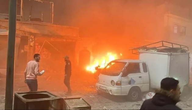 У Сирії семеро людей загинули і десятки поранені внаслідок вибуху автомобіля на ринку