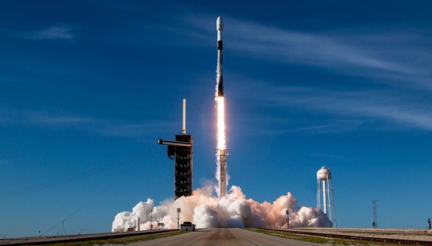 SpaceX запустила у космос дві ракети з інтервалом менш ніж чотири години
