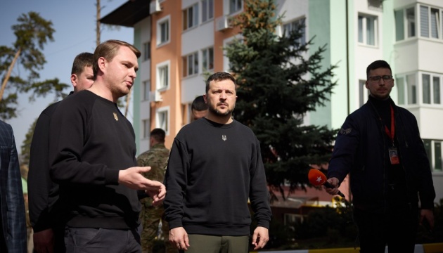President inspects restored houses in Irpin and rehabilitation center in Borodianka