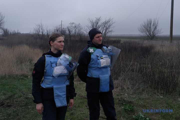 Nataliia Rudenko and Vladyslav Makovkin are now deminers and paramedics
