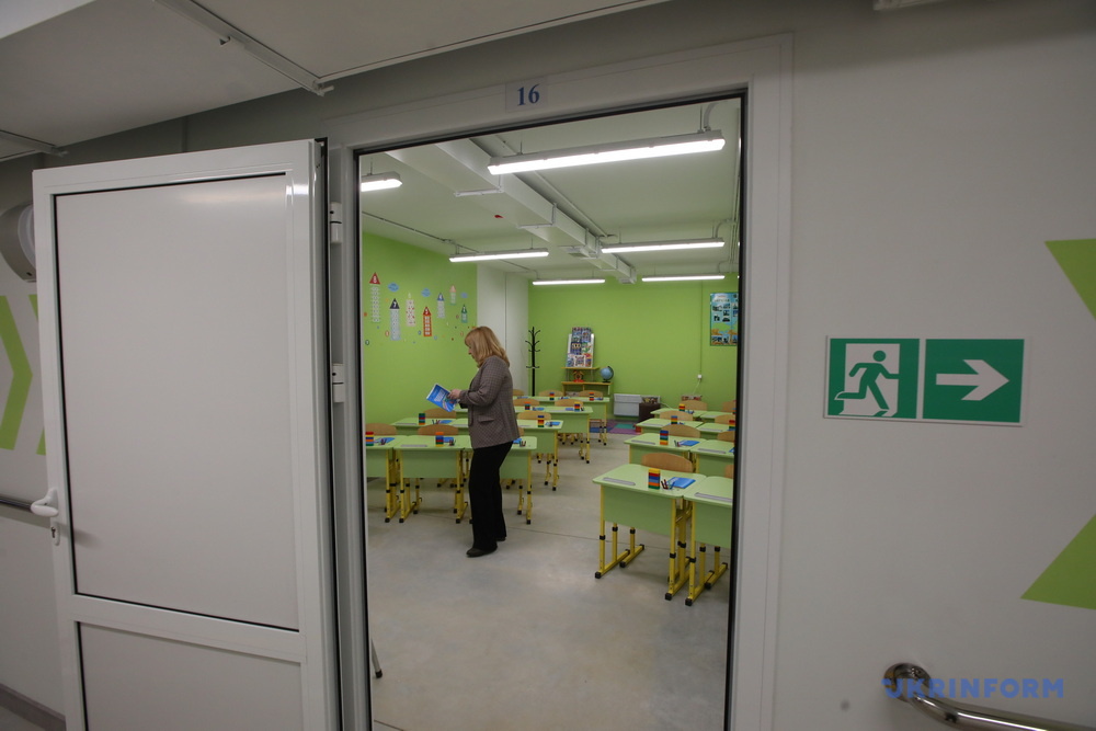 Підземна школа в одному з районів Харкова готова до прийому учнів. Фото: В'ячеслав Мадієвський, Укрінформ