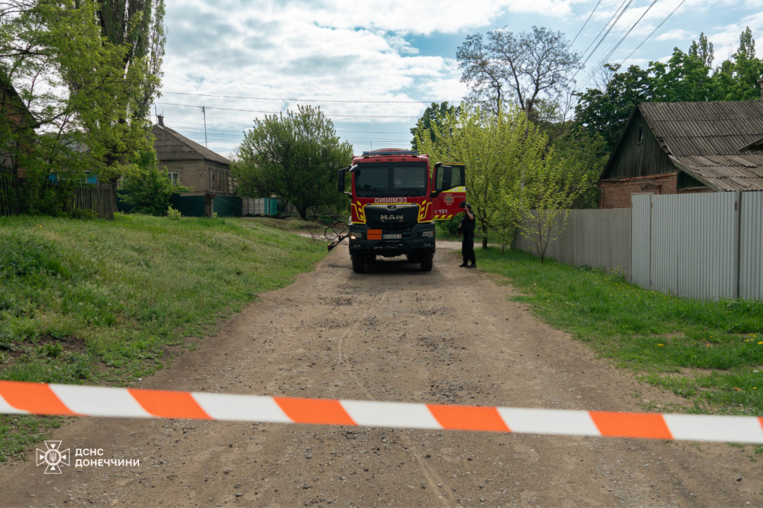 Zapadores desactivan bomba aérea rusa encontrada en zona residencial privada en la región de Donetsk