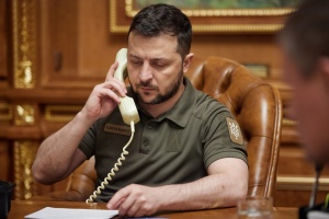 Zelensky holds phone call with Sweden’s Kristersson