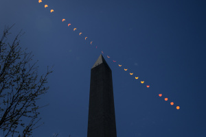 Жителі Північної Америки спостерігали за повним сонячним затемненням: як це було