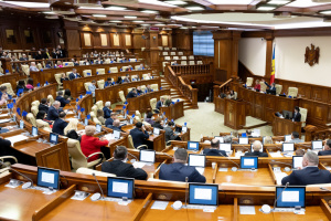 Парламент Молдови розірвав угоду з Росією про культурні центри